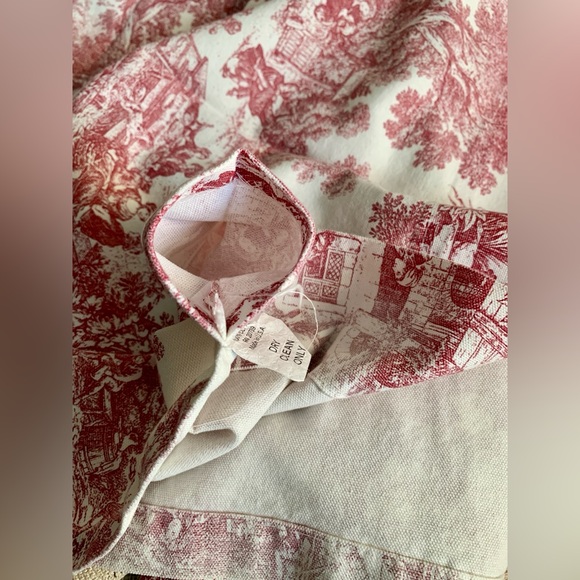 Vintage Toile French Country Life
Window Valance Red On White Rod
Pocket USA - Picture 13 of 16